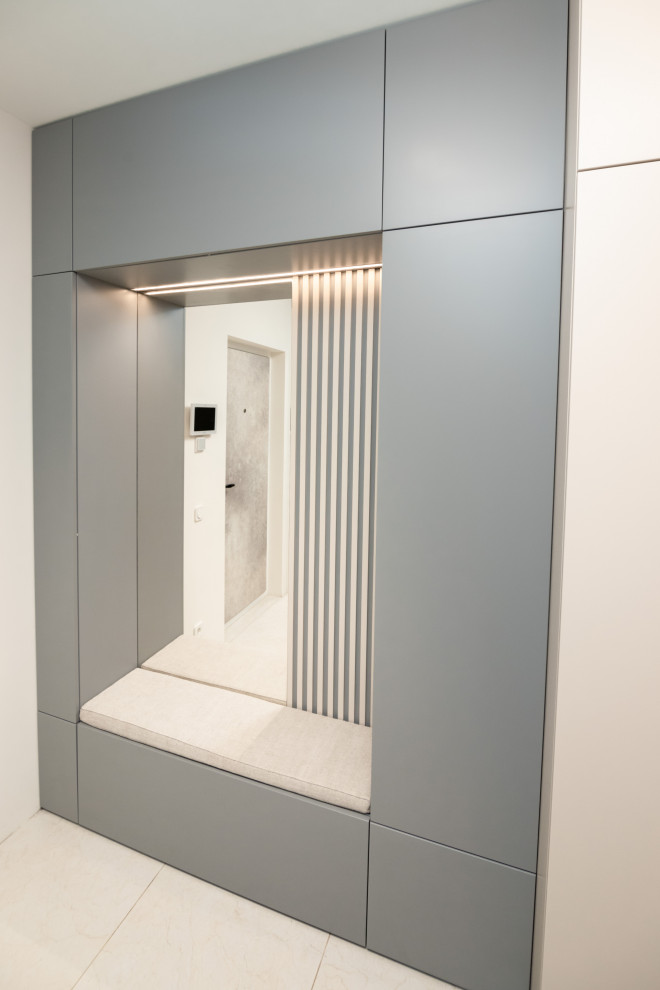 Минималистичные шкафы в прихожую