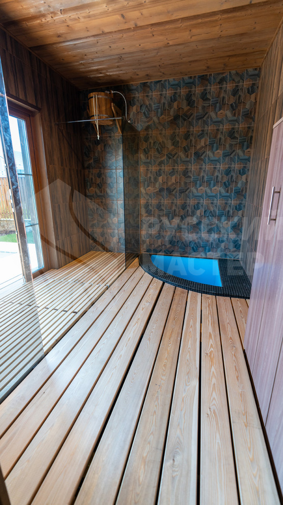 Дом в стиле шале на берегу Правдинского озера