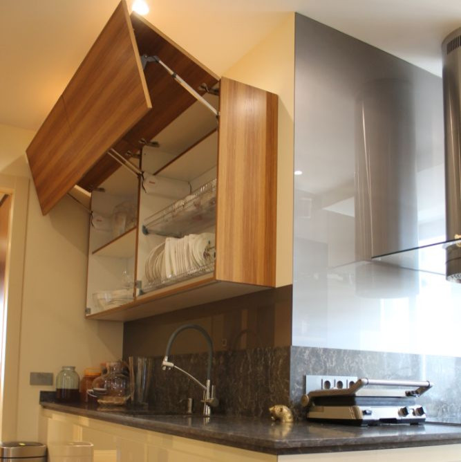 Как располагать ящики и технику на кухне.