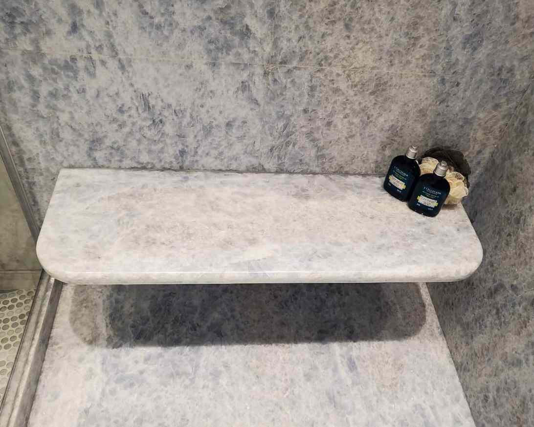 Обложка проекта: Душевая из мрамора Calcite Blue