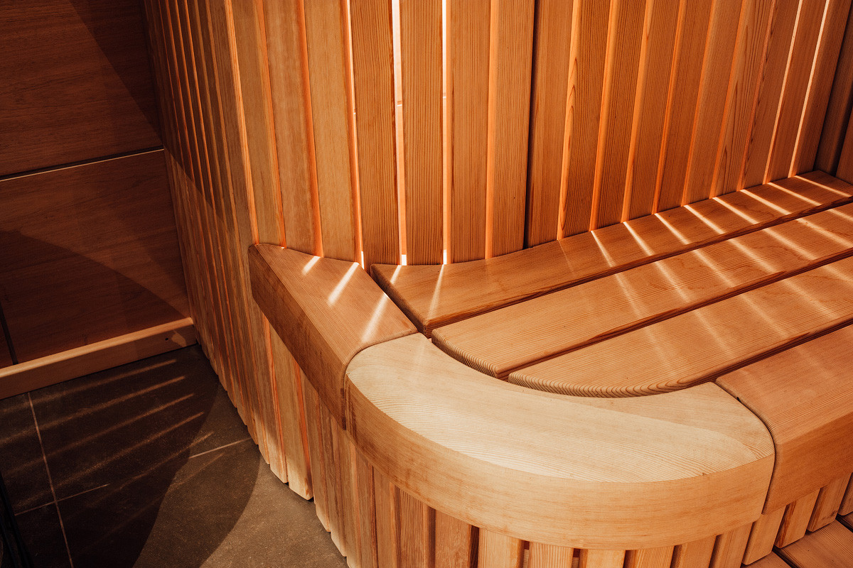 Пологи для сауны (гнутоклееные конструкции).