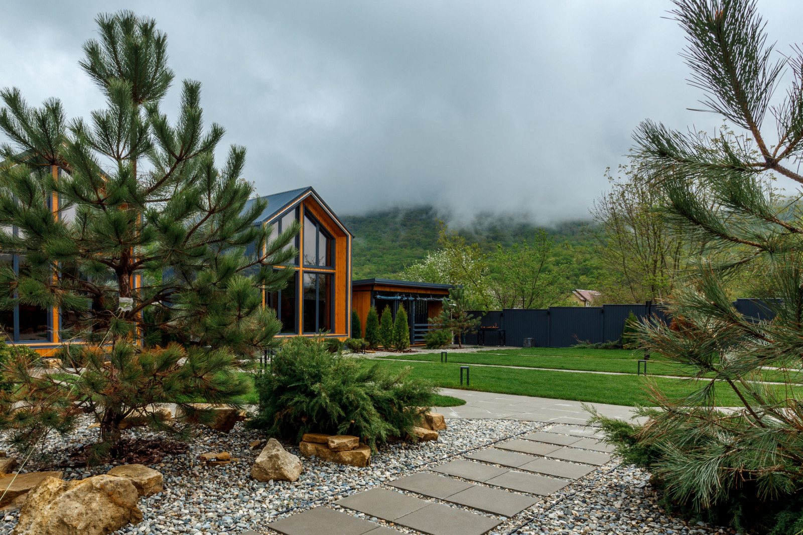 Ландшафтный дизайн базы отдыха «8 сосен»