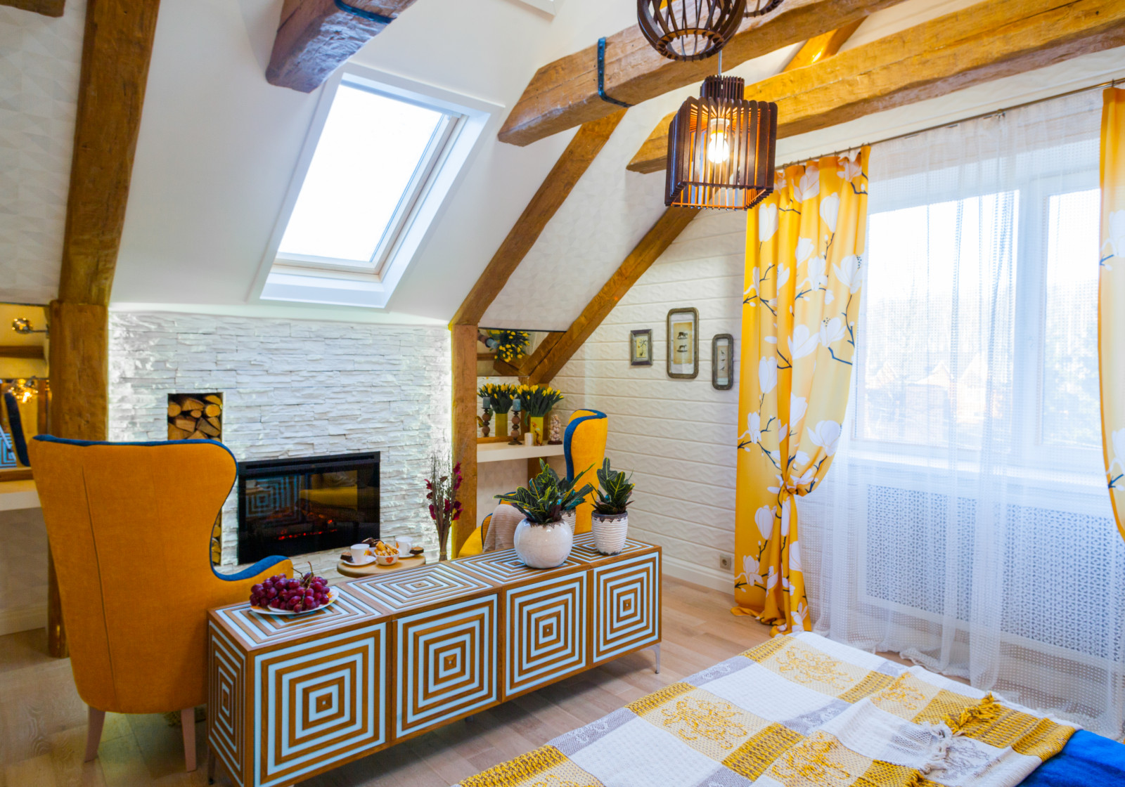 Яркие спальни