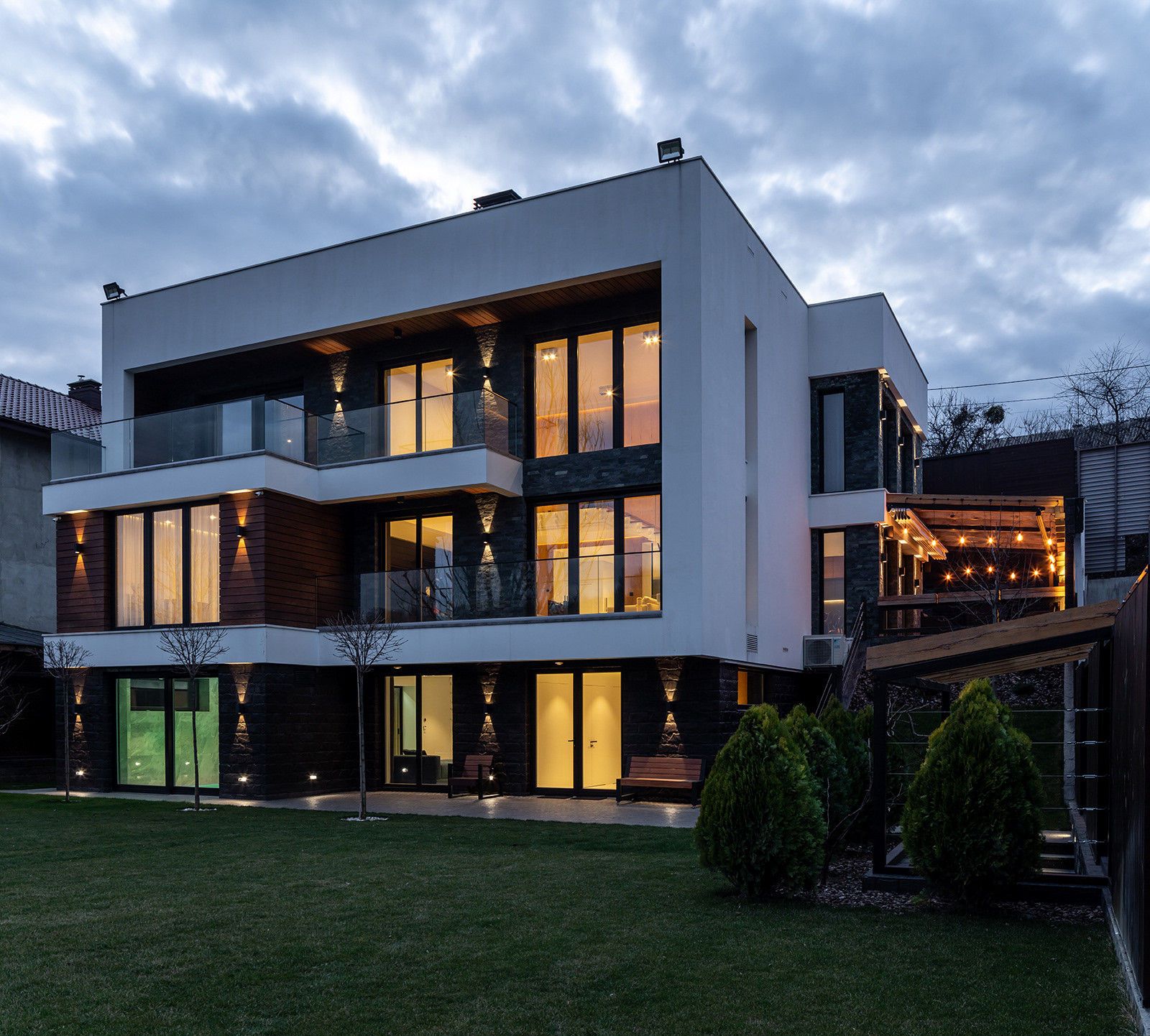 VATRA HOUSE