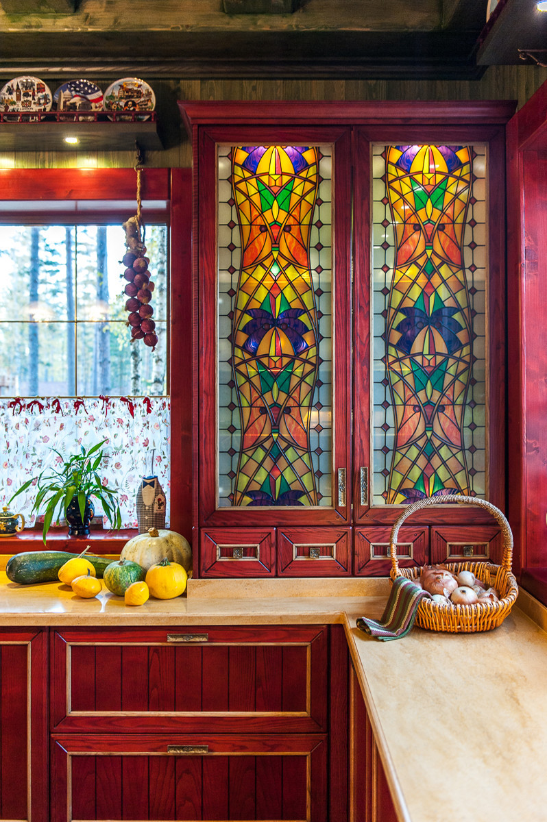 Дом с витражами