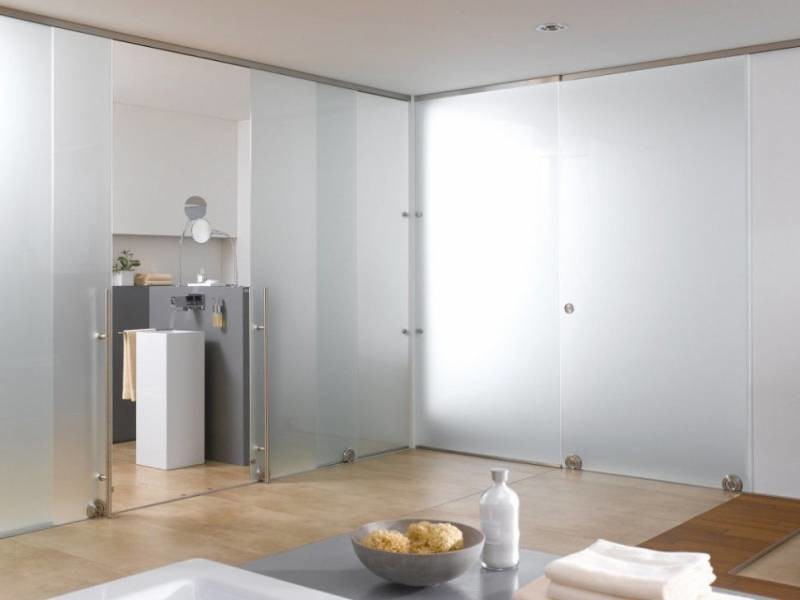 Раздвижная система TERRA M от MWE с напольным расположением кареток.