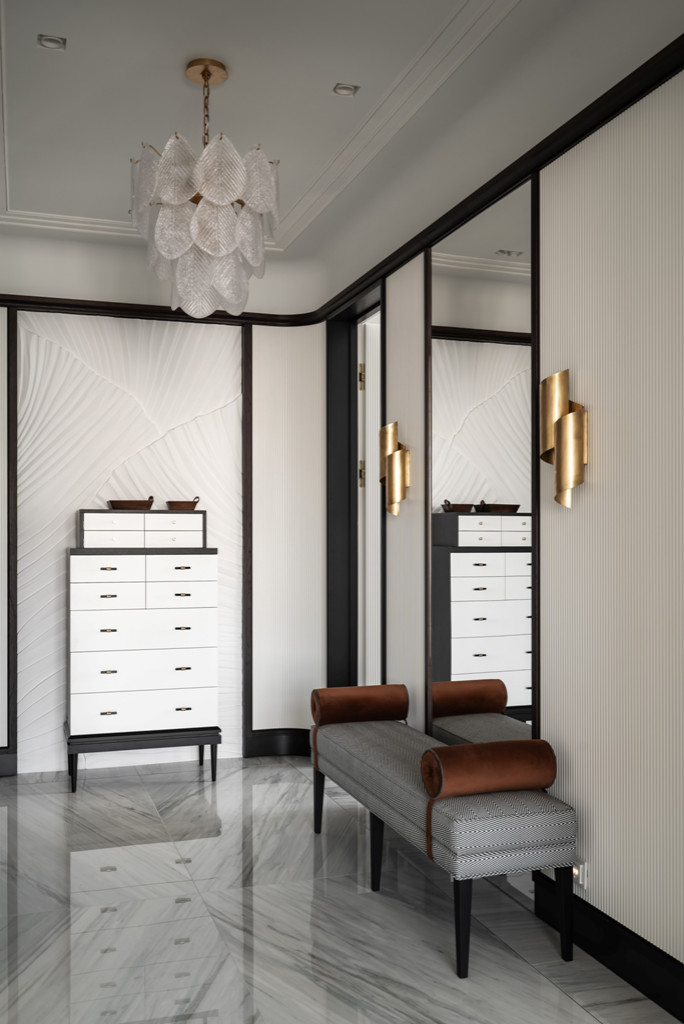 Шикарная квартира с белой мебелью