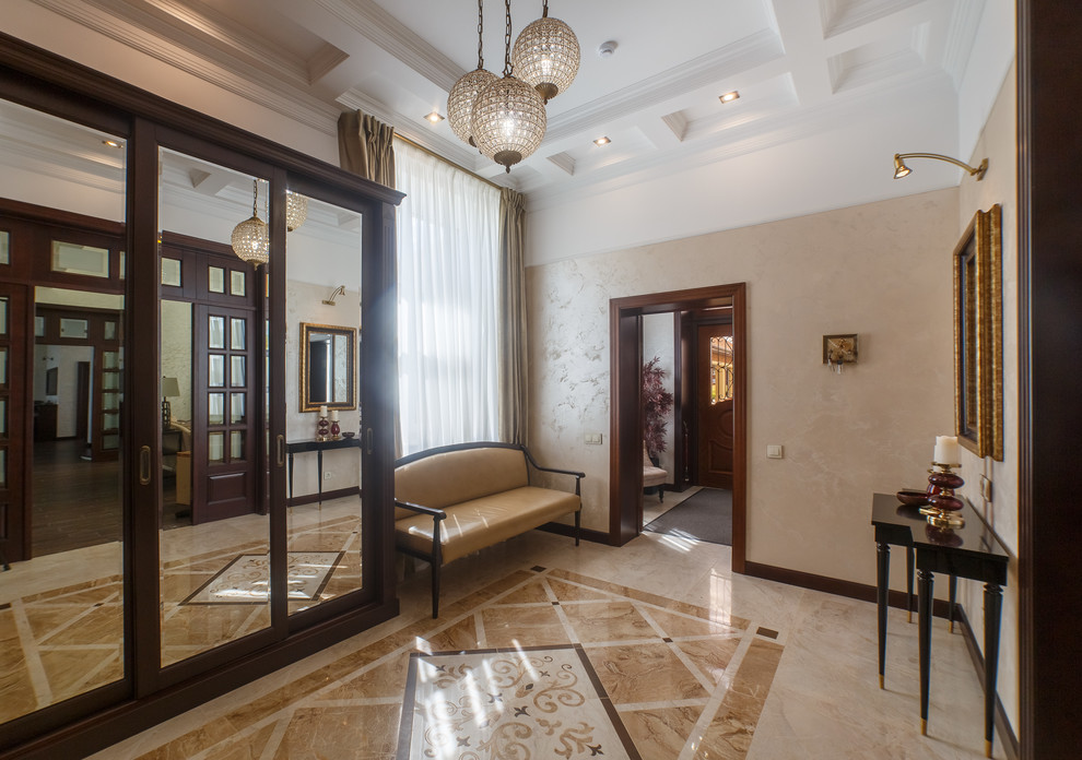 Интерьер загородного дома с двусветным пространством