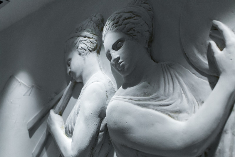 Квартирный вопрос. В греческом зале