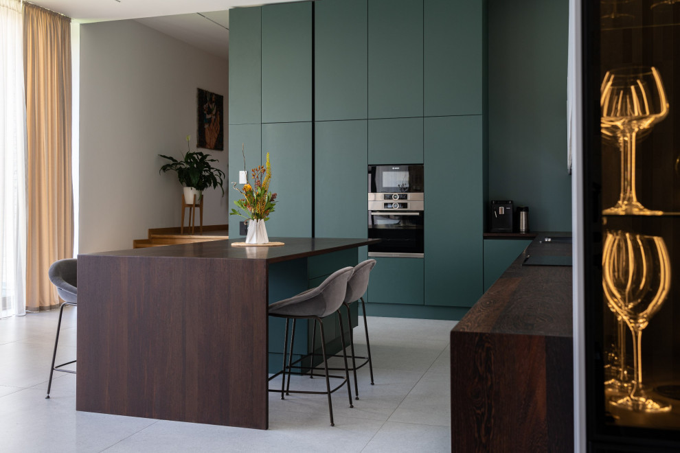 Кухня в современном стиле для загородного дома