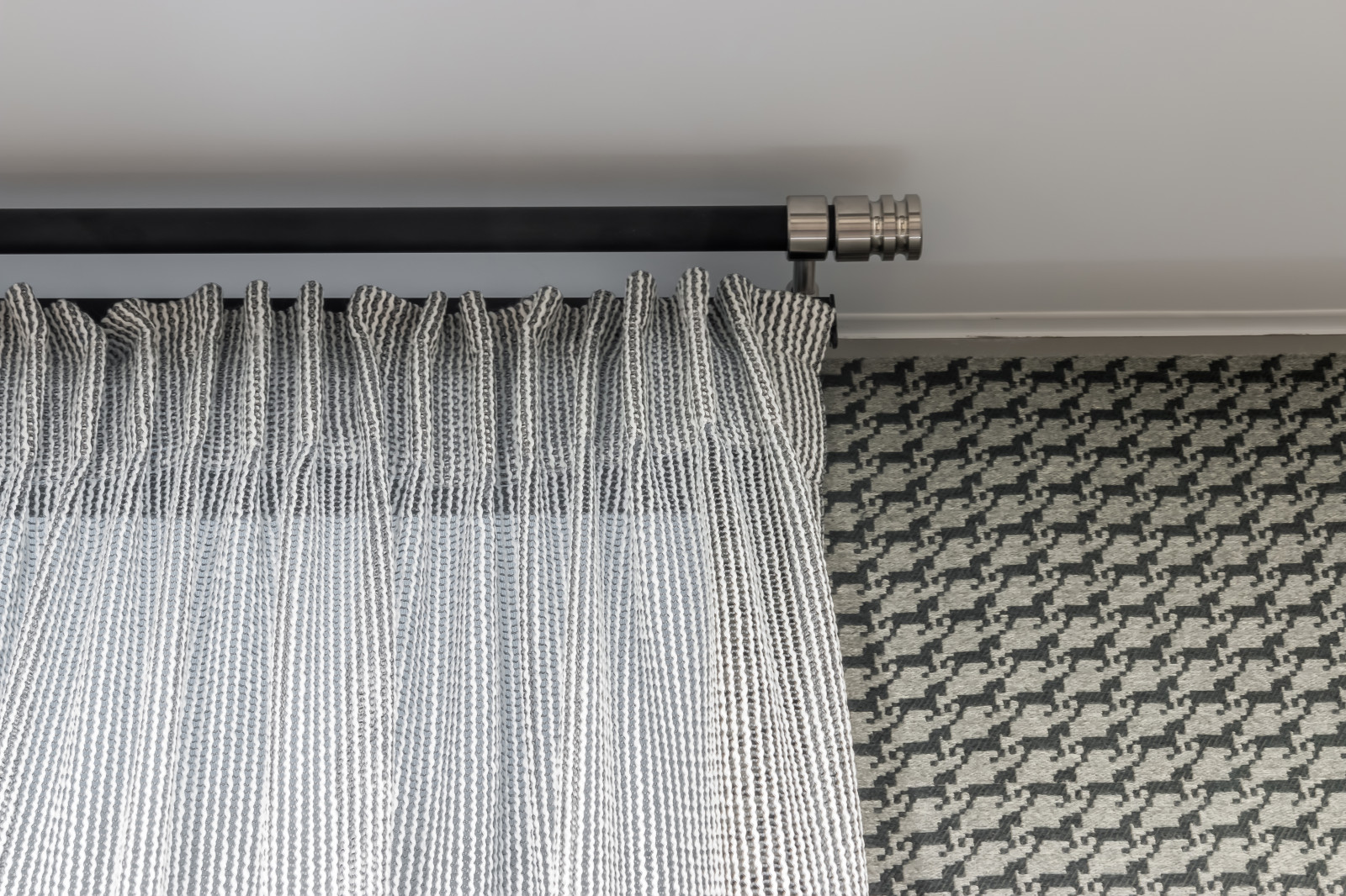 Акцент на шторах