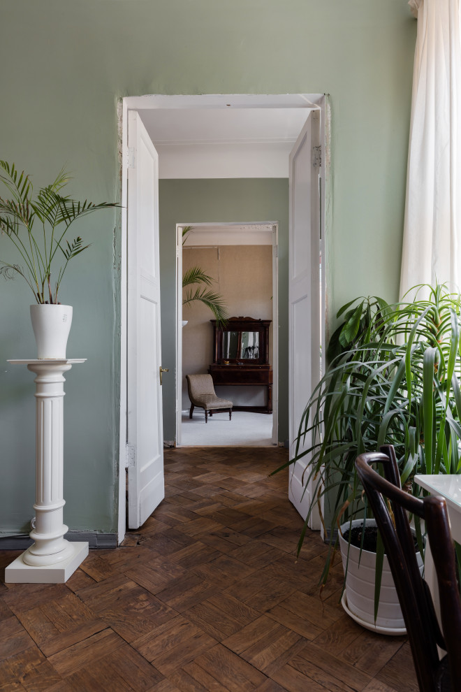 В гостях: Квартира в Петербурге – со слоном и антиквариатом