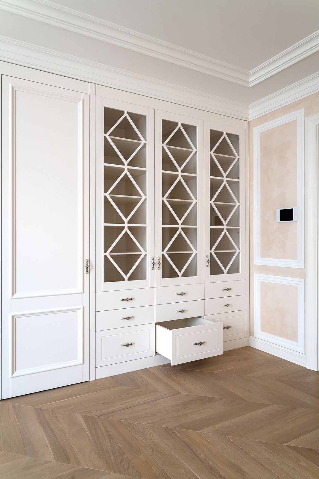 Мебель на заказ для светлой квартиры