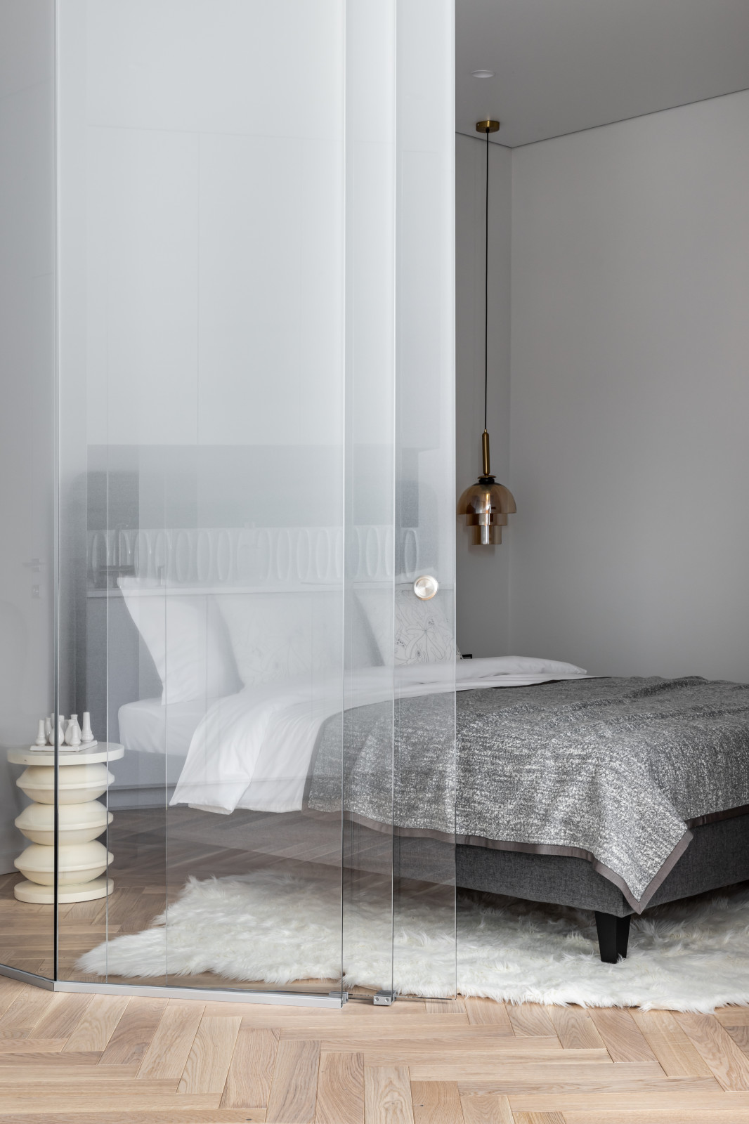 Интерьер для себя: однокомнатная квартира со спальней и мини-гостиной