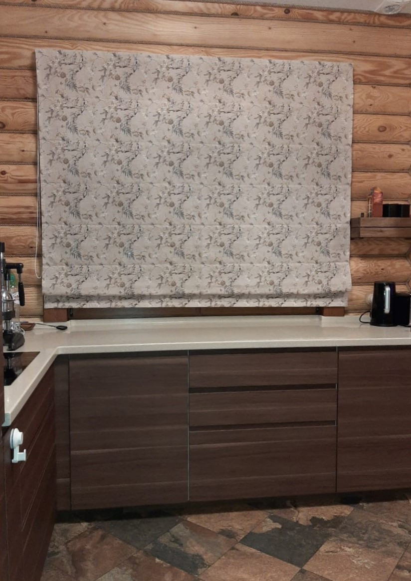 Обложка проекта: Оформление окон в загородном деревянном доме.