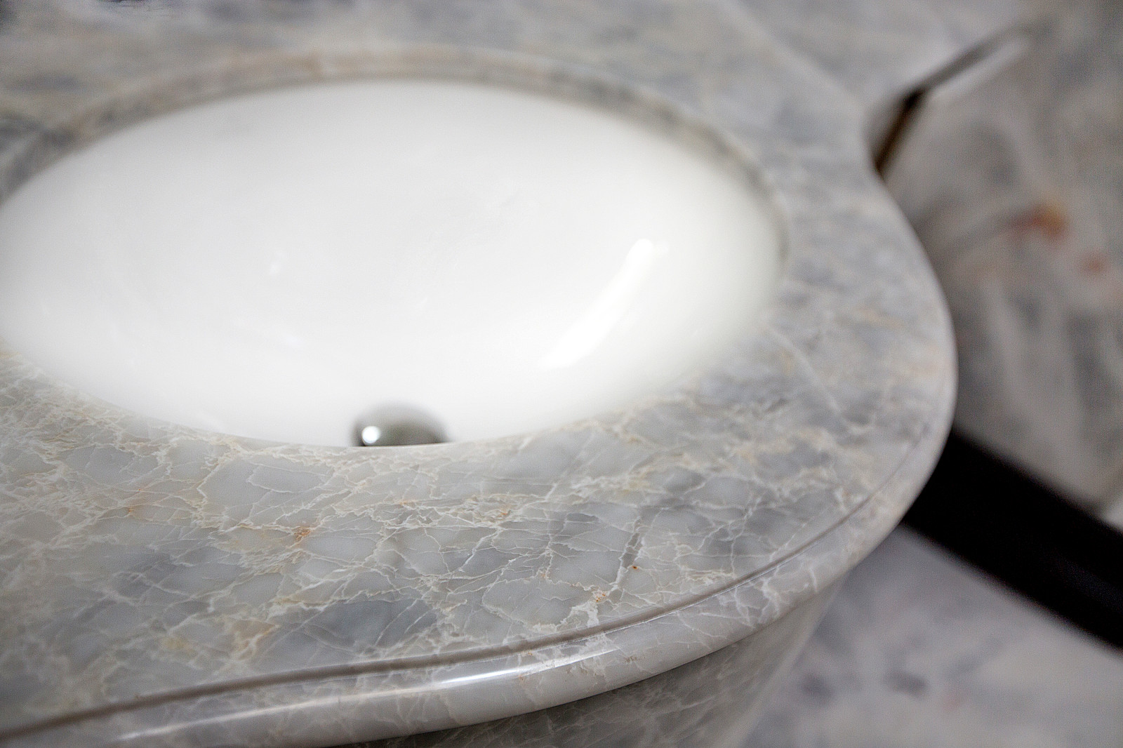 Мрамор в ванной комнате