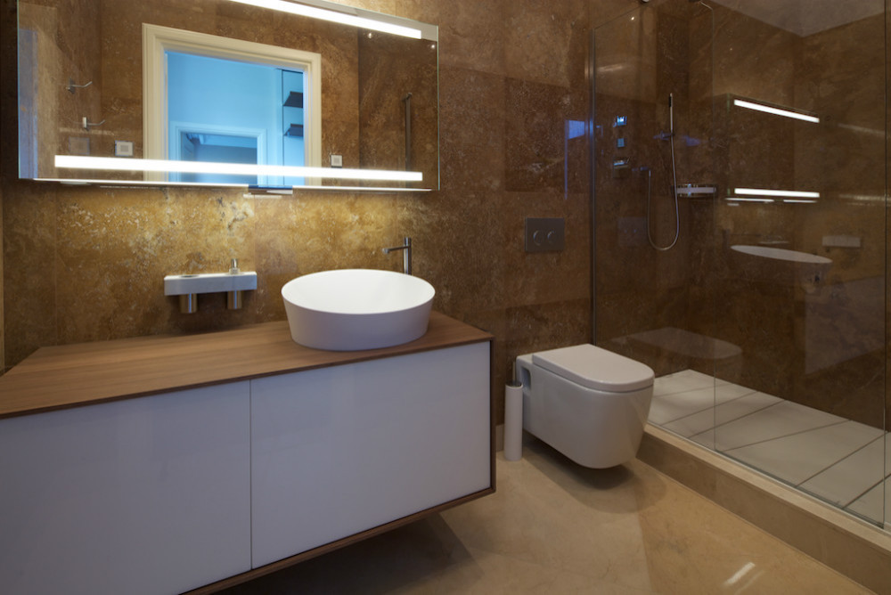 Обложка альбома: Ванная комната темная