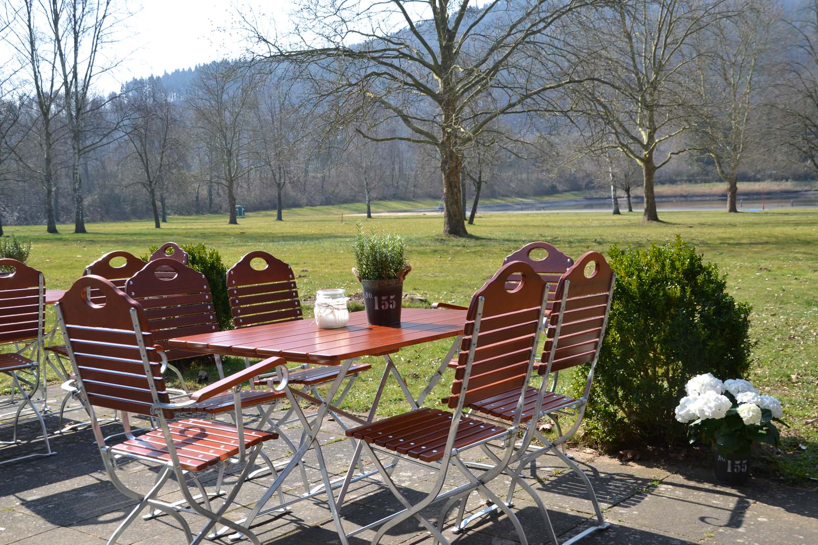 Обложка проекта: Мебель из массива акации