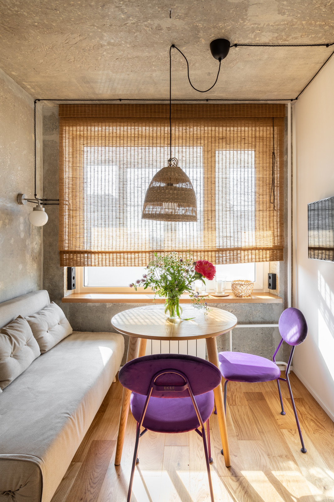 Houzz-тур: 42 кв.м — женственная квартира с бетонными стенами