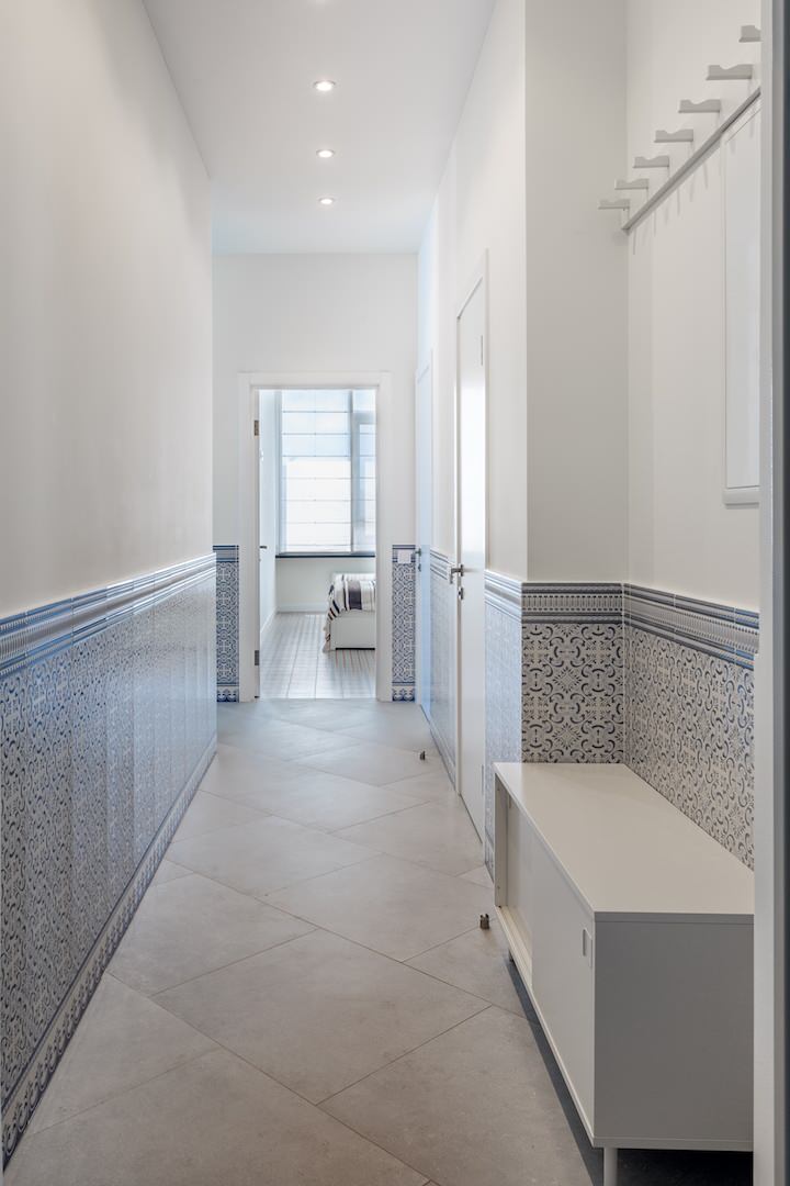 ПОРТУГАЛЬСКИЙ МИНИМАЛИЗМ НА БЕРЕГУ ЧЕРНОГО МОРЯ: КВАРТИРА 74.4 М2