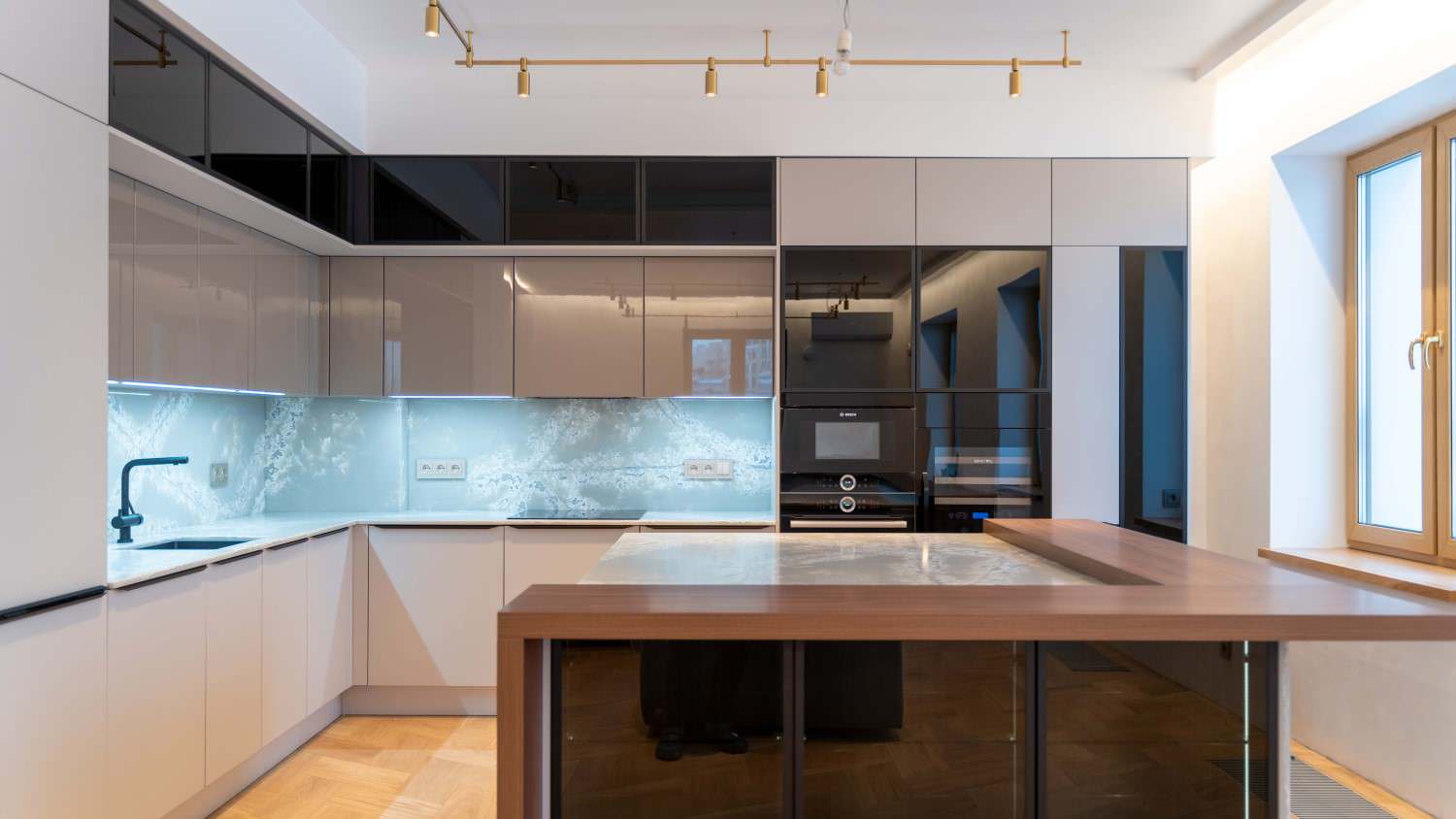 Обложка проекта: Дизайнерский ремонт элитной квартиры на Петроградке