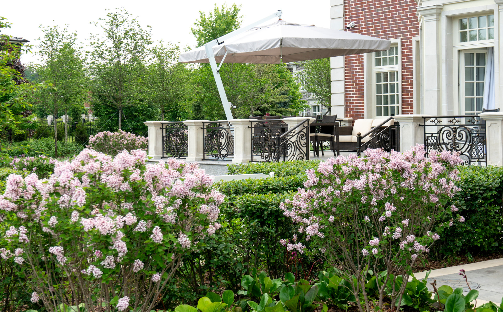 Английская неоклассика в Парквилл. 2019 г.