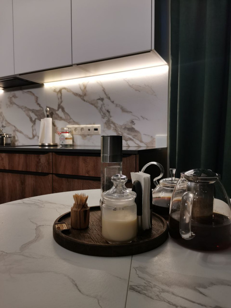 Немецкая кухня Burger  CORA GRAIN CONIAC + ELLA MOONLIGHT GREY