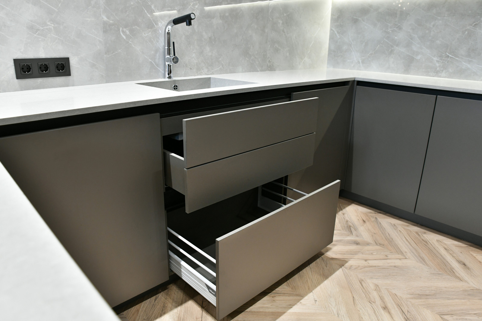 Кухня без ручек