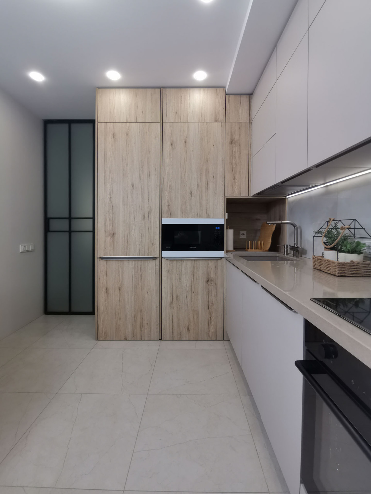 Обложка проекта: КУХНЯ BURGER LARA+CORA