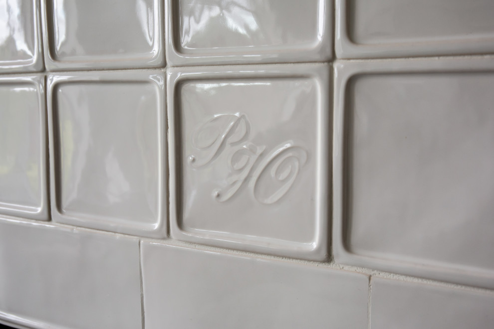 Каминный керамический портал.