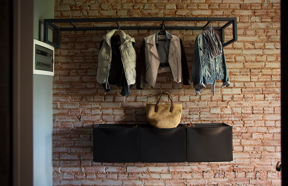 "Dark" apartment for a young girl