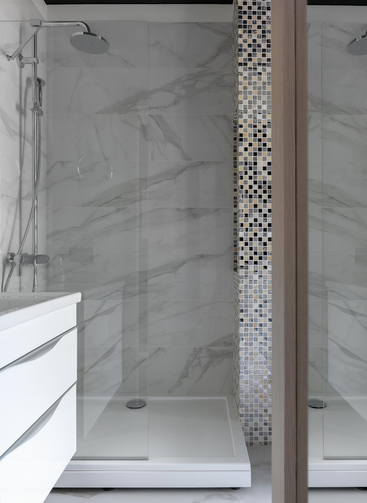 Обложка проекта: Изумруд и латунь