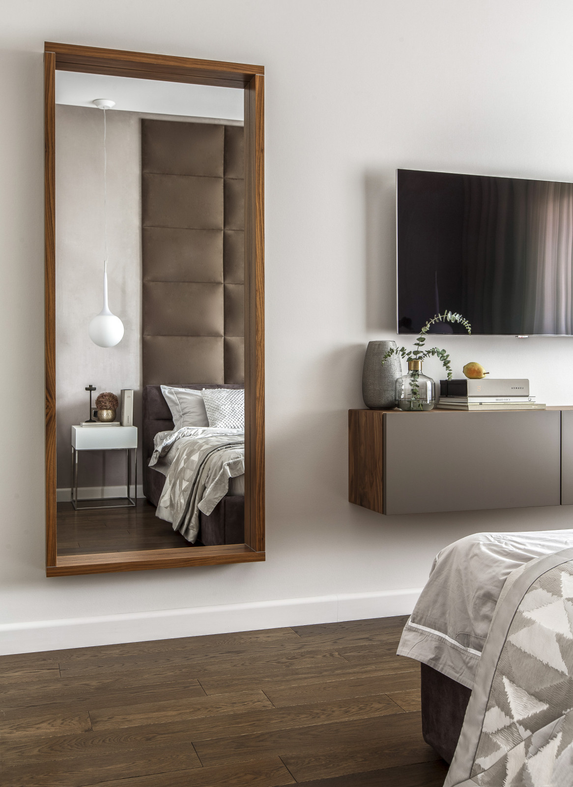 Трехкомнатная квартира в центре Петербурга