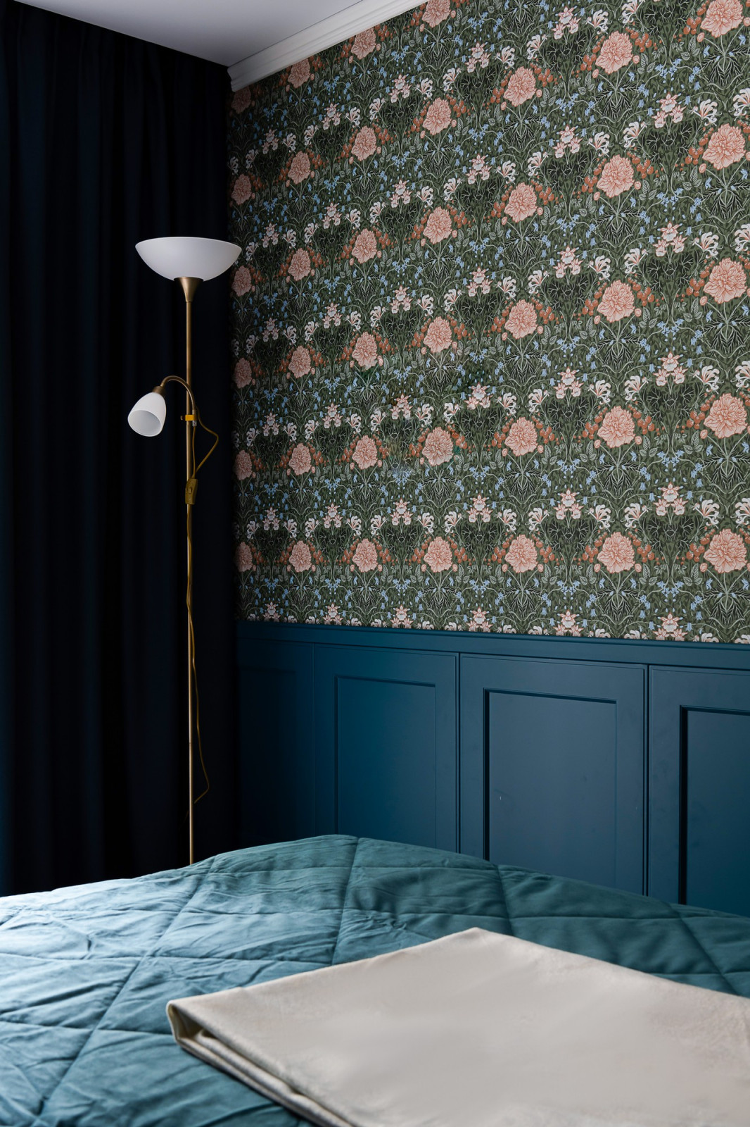 Яркое смешение стилей