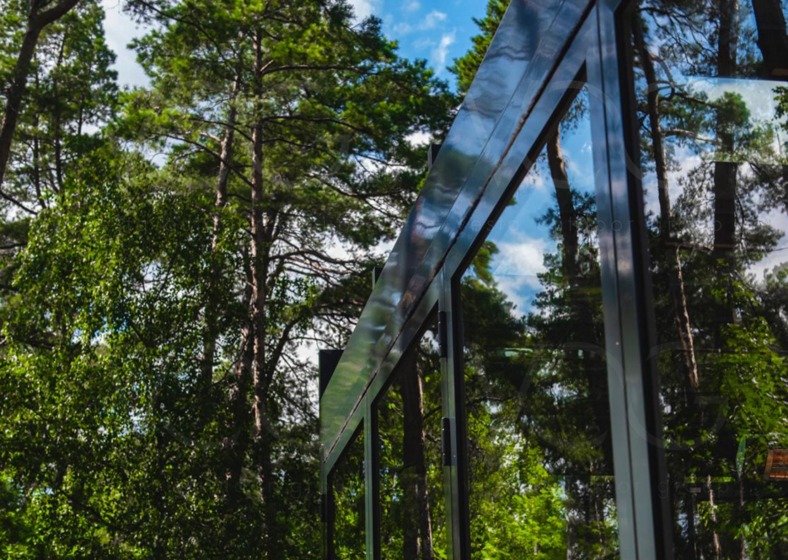 Стеклянная веранда на эксплуатируемой кровле