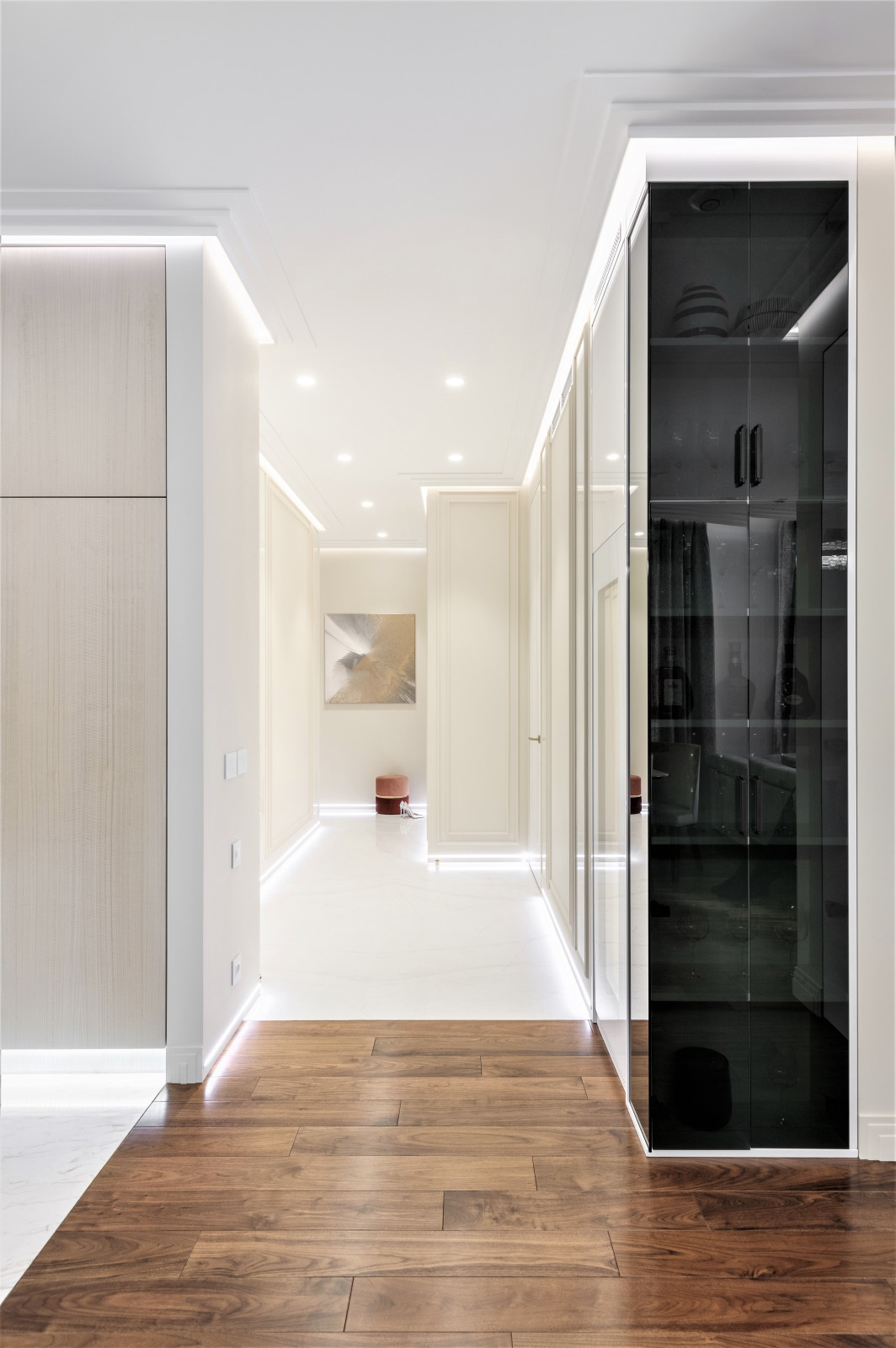 Современный интерьер в смешанном стиле.