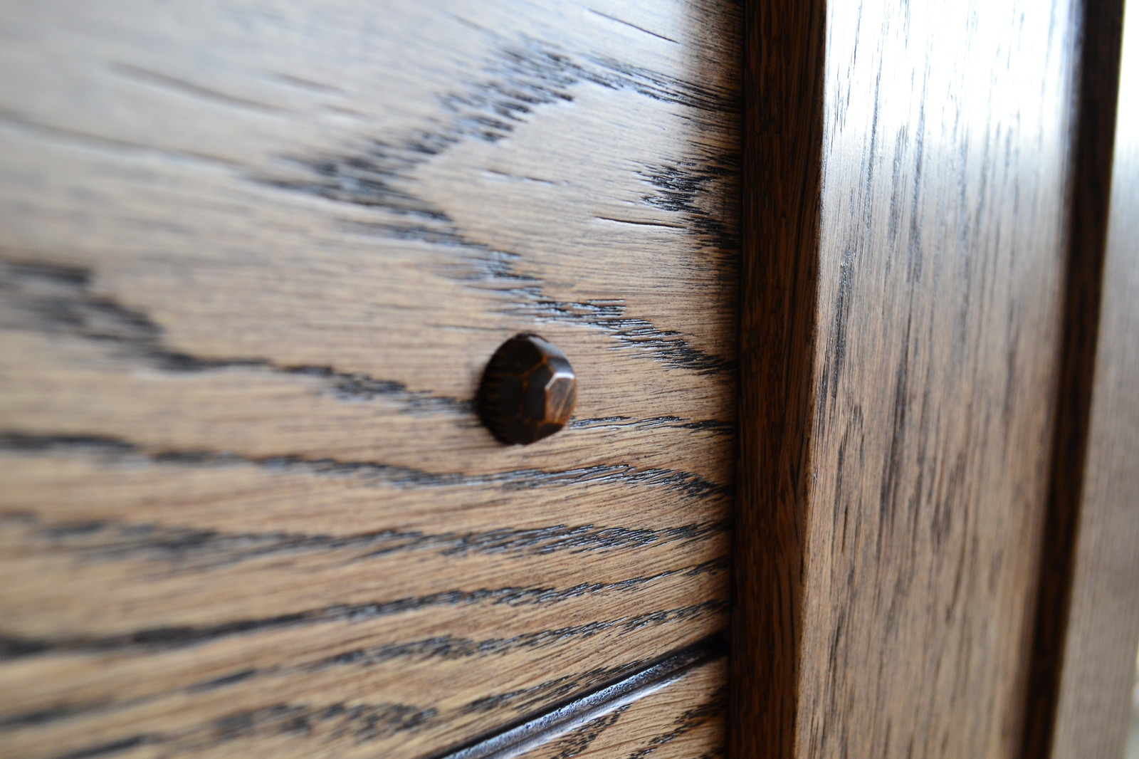 Дверь лофт и кантри. Модель Скиф, отделка маслом