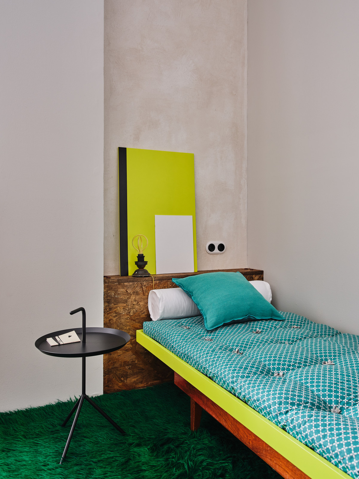 Houzz тур: Эффектный интерьер в рамках крошечного бюджета