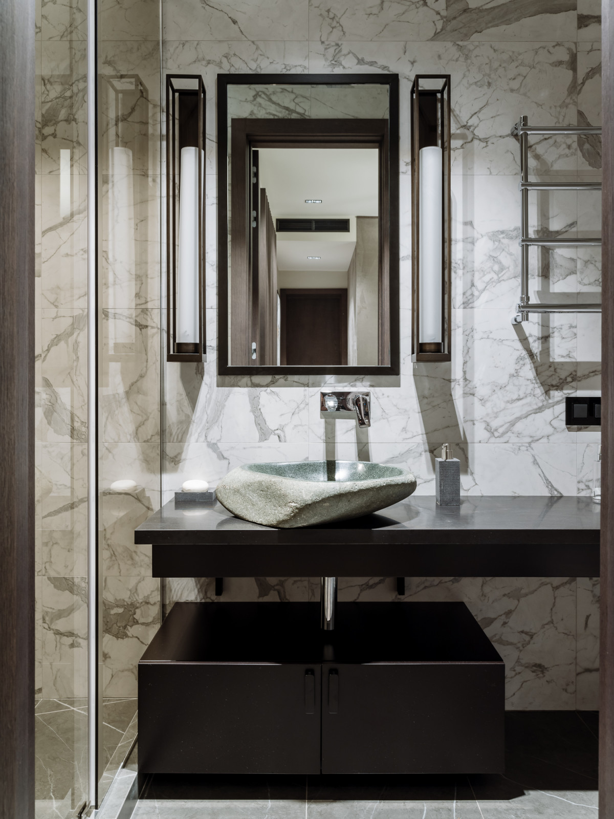 Гардеробные, камин, двери и премиум мебель / ГОРКИ-8