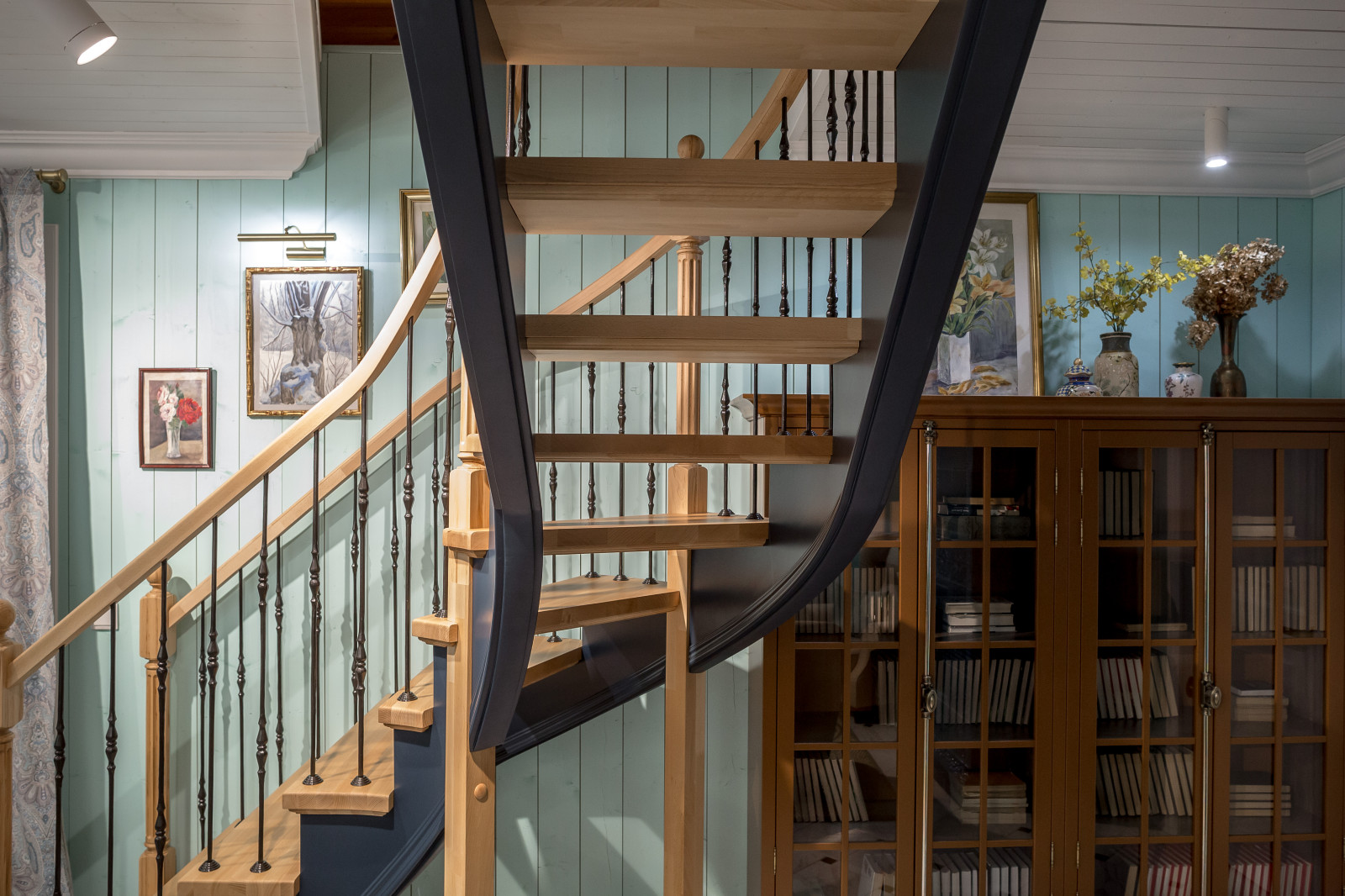 Проект 18 - Деревянная лестница из бука для НТВ