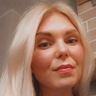 Анна Новоселова