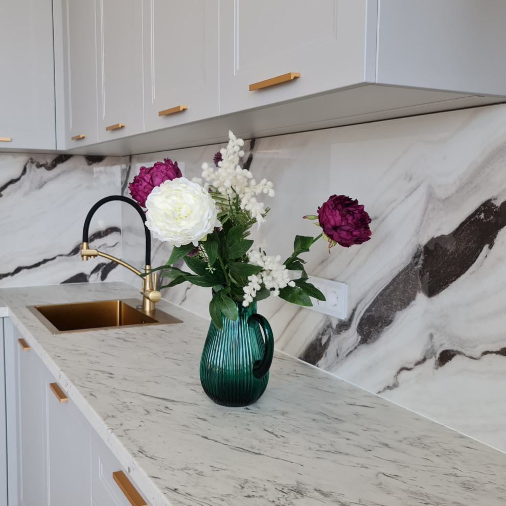 Кухня угловая с пеналом ЖК на ул. Дружбы, г. Кемерово