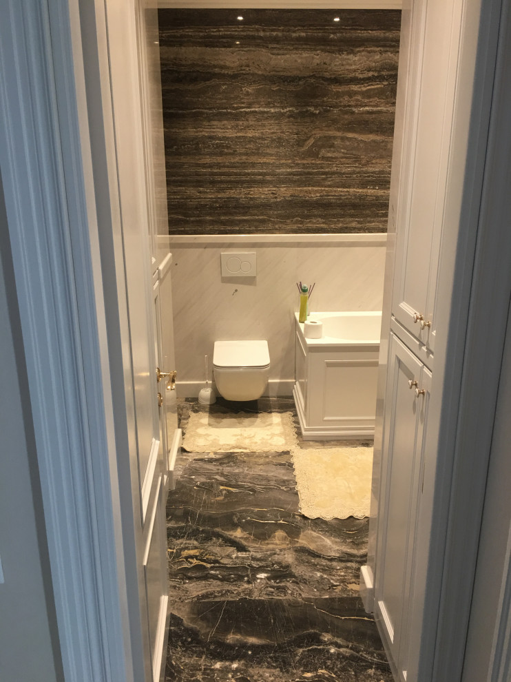 Ванна из мрамора и травертина