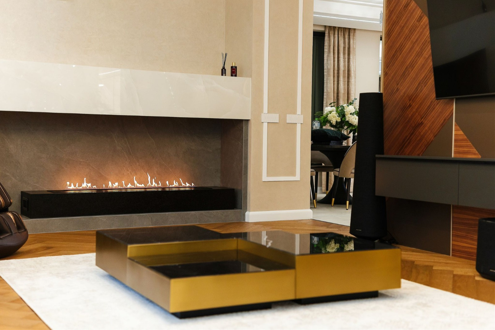 Биокамин в интерьере гостиной