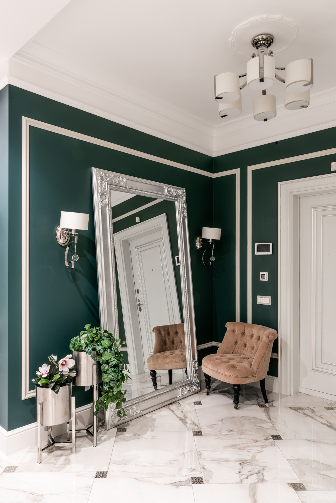 Гипсовая лепнина Аврора в проекте дизайфнера Маргариты Мельниковой