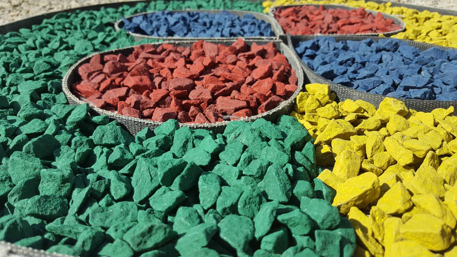 Декоративный цветной щебень