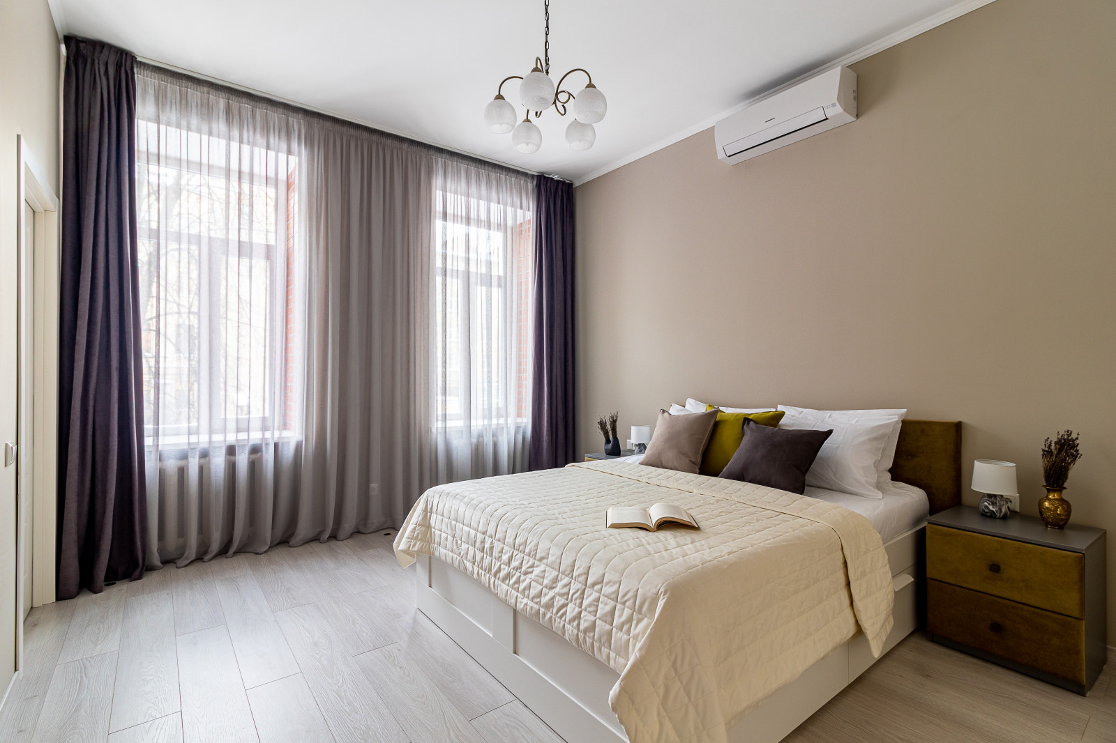 Съемка квартиры в историческом центре Санкт-Петербурга для сдачи в аренду.