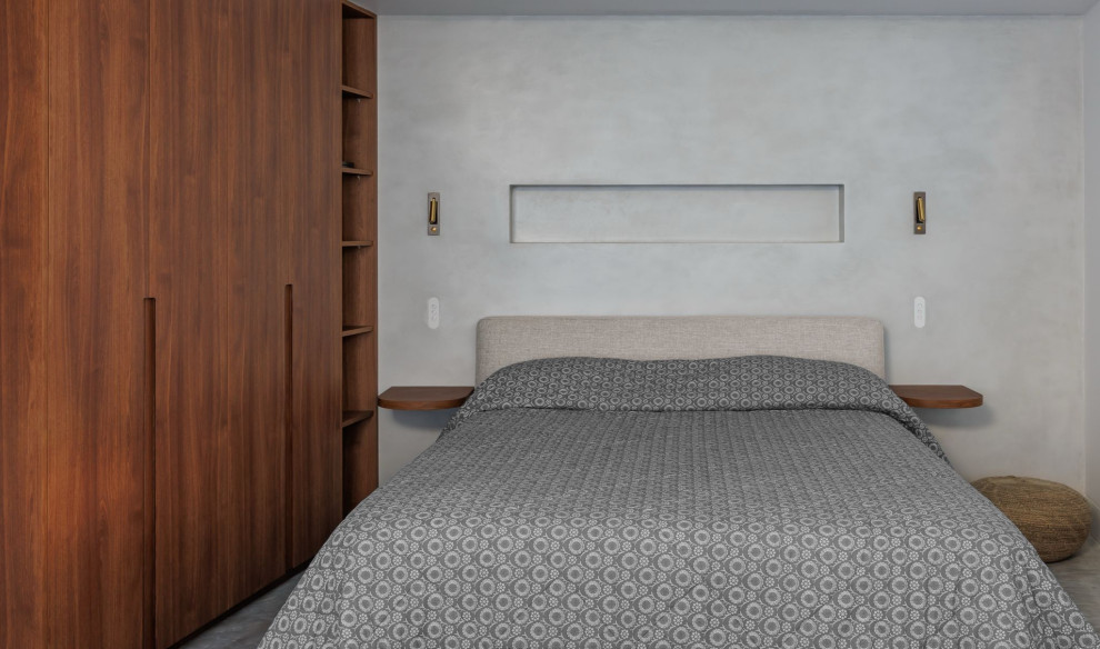 Матовая декоративная штукатурка и дерево: натуральный акцент в интерьере спальни