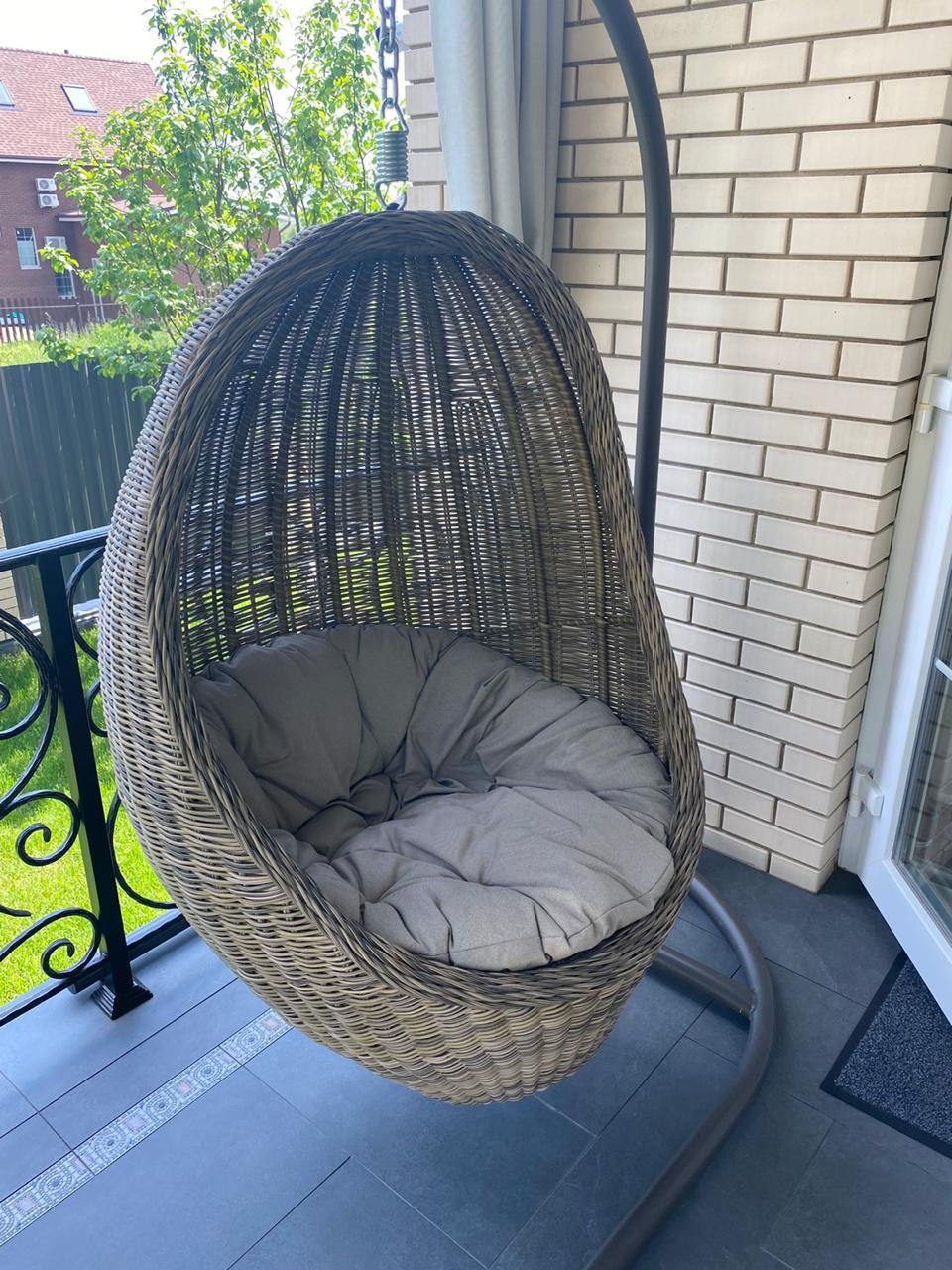 Плетеное подвесное кресло из искусственного ротанга