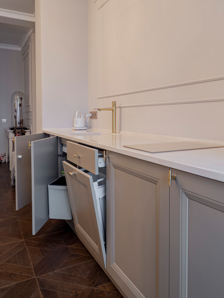 Меблировка квартиры: необычная кухня и гардеробная